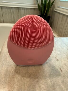 Foreo Luna 2 Silicone Facial Cleansing Brush